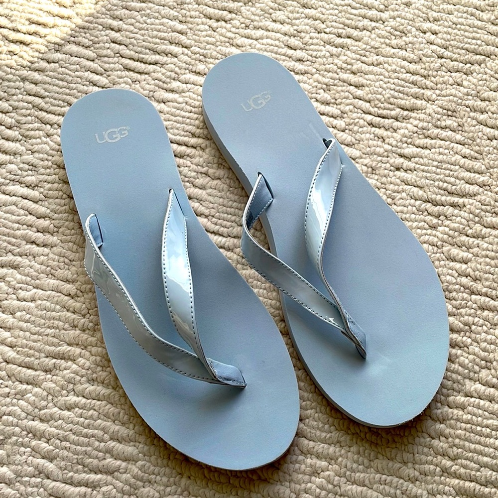 NWOT Ugg flip flops
